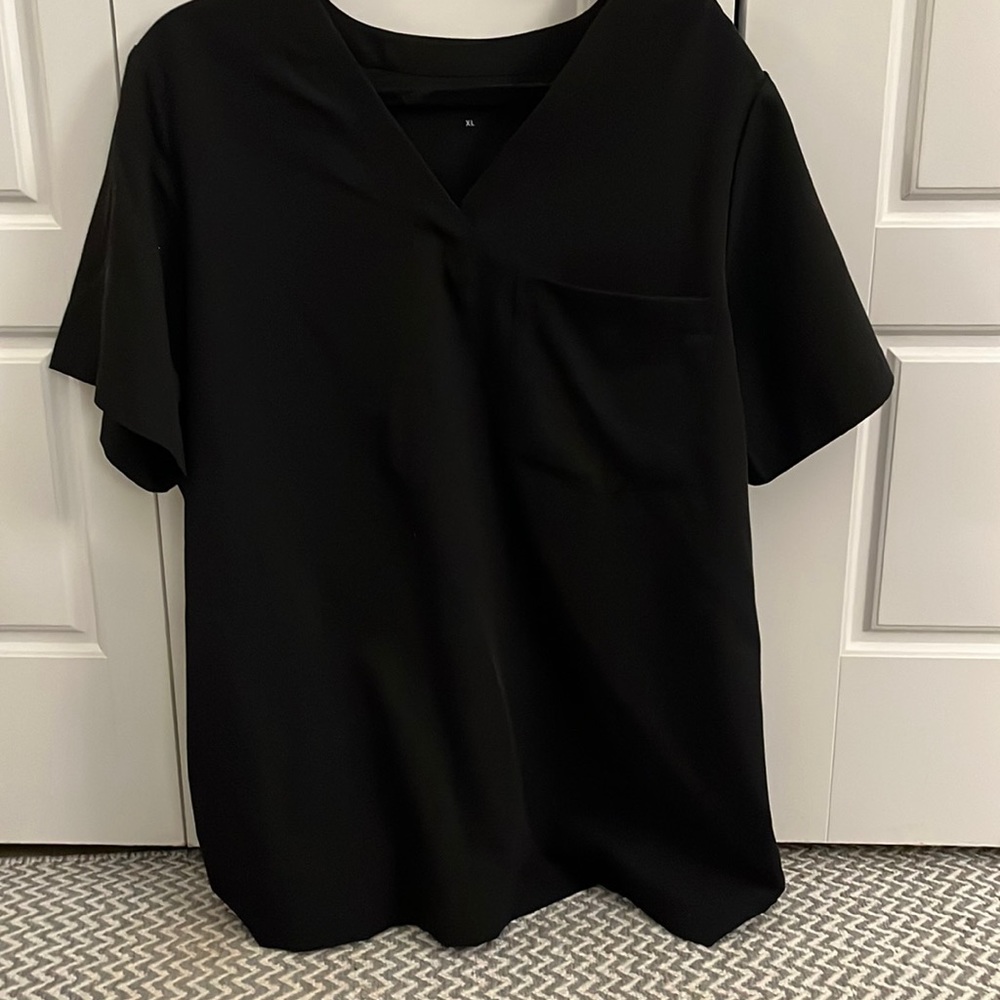 Mandala two pocket scrub top black men’s XL
